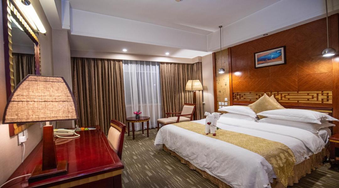 Kunming Golden Spring Hotel Buitenkant foto
