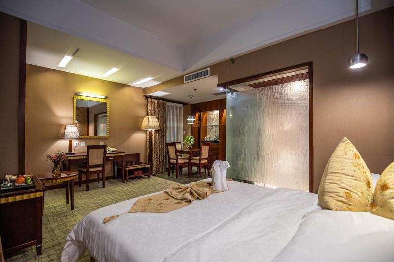Kunming Golden Spring Hotel Buitenkant foto