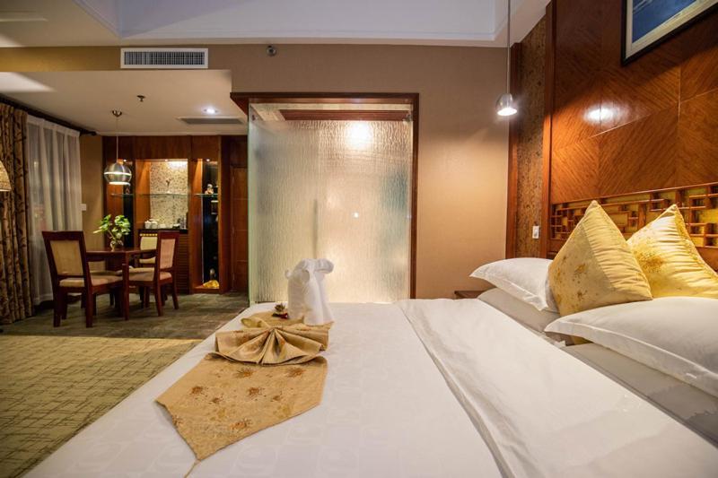 Kunming Golden Spring Hotel Buitenkant foto