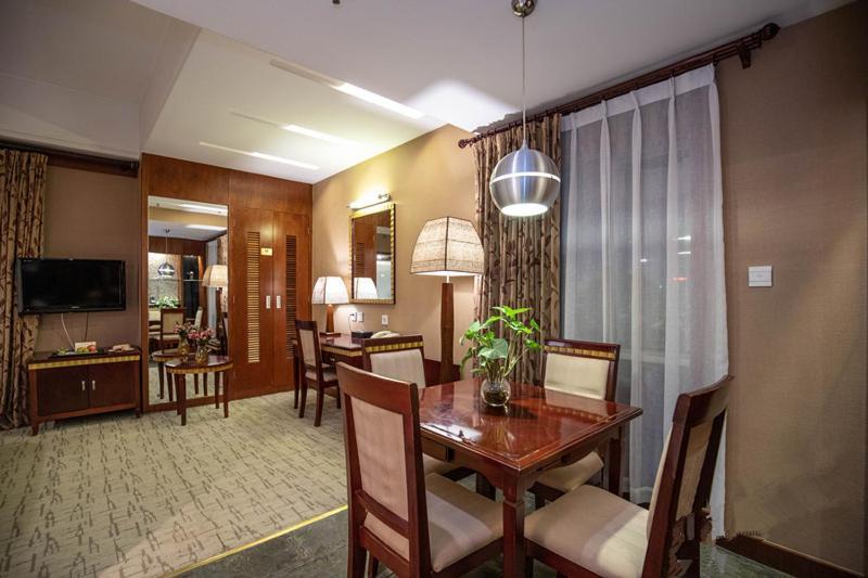 Kunming Golden Spring Hotel Buitenkant foto