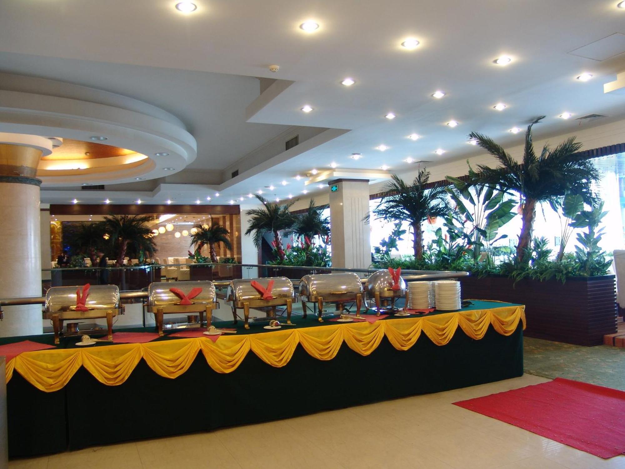 Kunming Golden Spring Hotel Buitenkant foto
