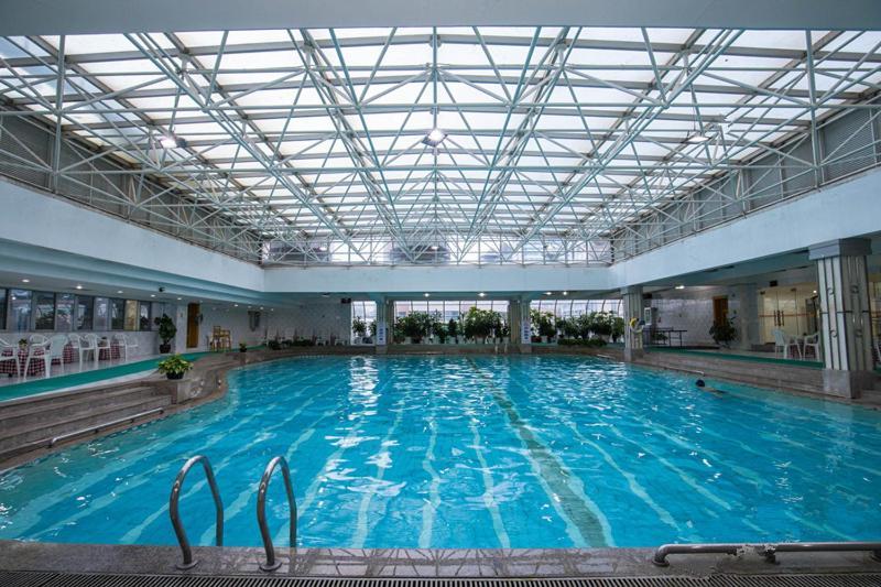 Kunming Golden Spring Hotel Buitenkant foto