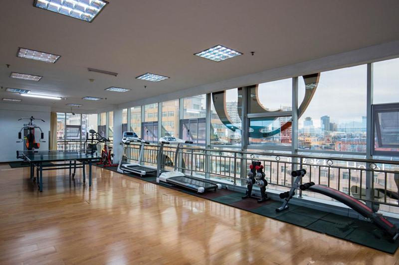 Kunming Golden Spring Hotel Buitenkant foto