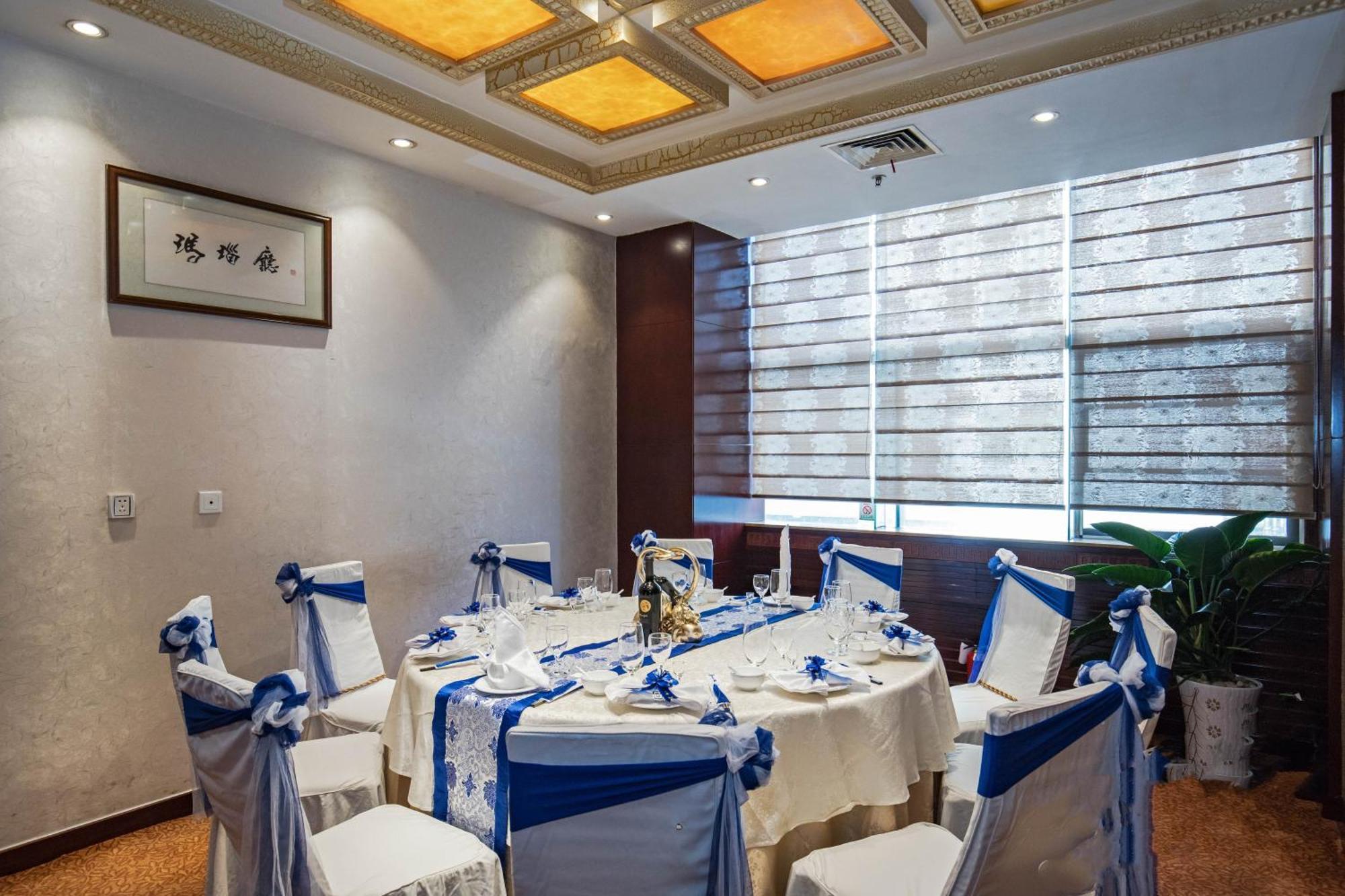 Kunming Golden Spring Hotel Buitenkant foto