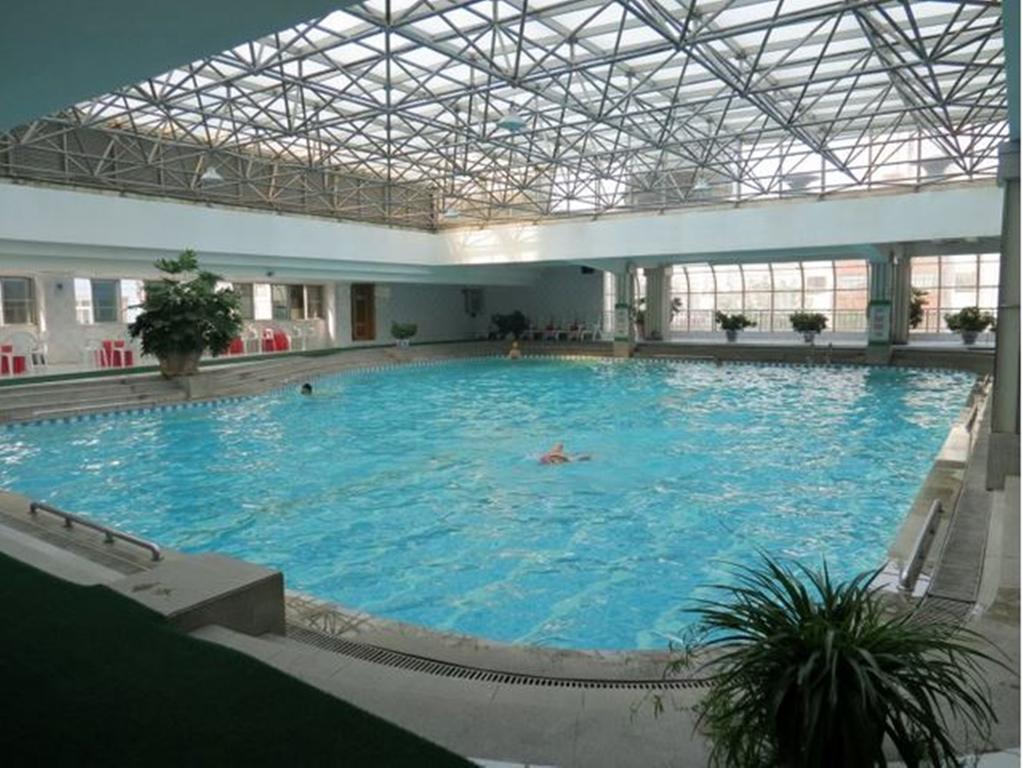 Kunming Golden Spring Hotel Buitenkant foto