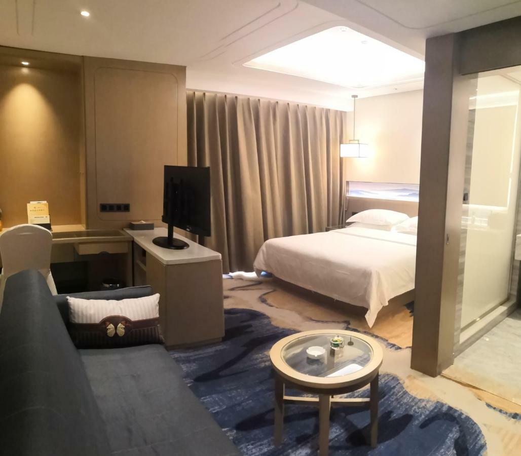 Kunming Golden Spring Hotel Buitenkant foto